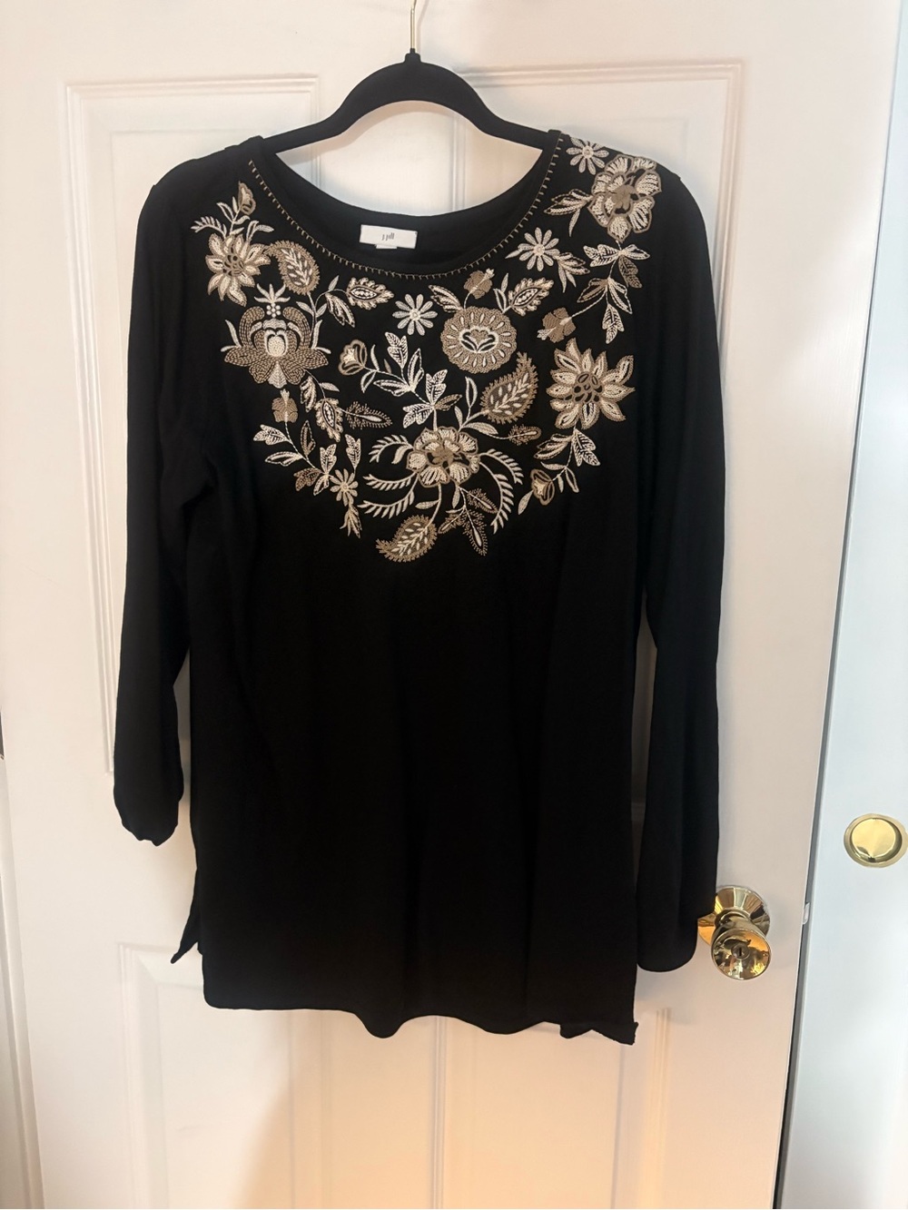 JJILL Black Floral Embroidered Long-Sleeve Women's Top